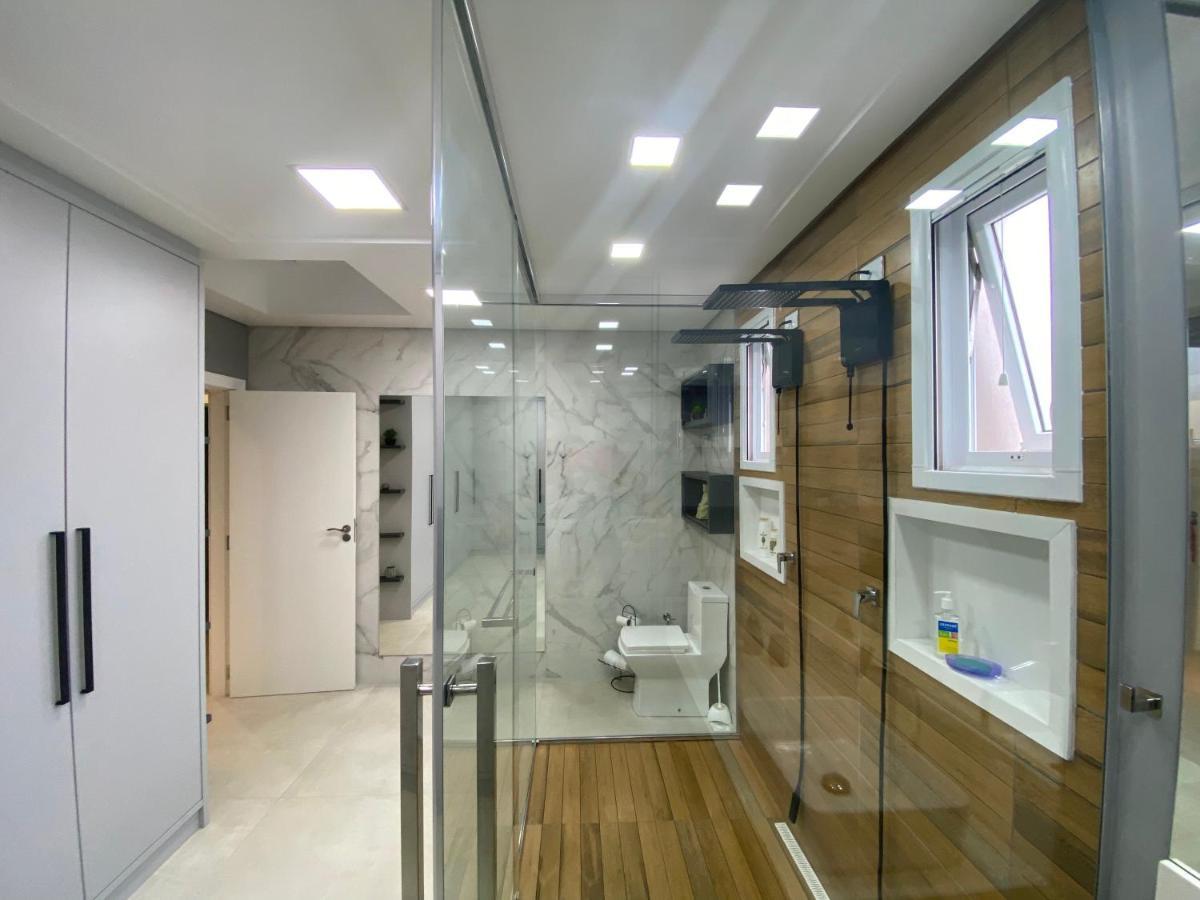 Waves Guest House Маресіас Екстер'єр фото